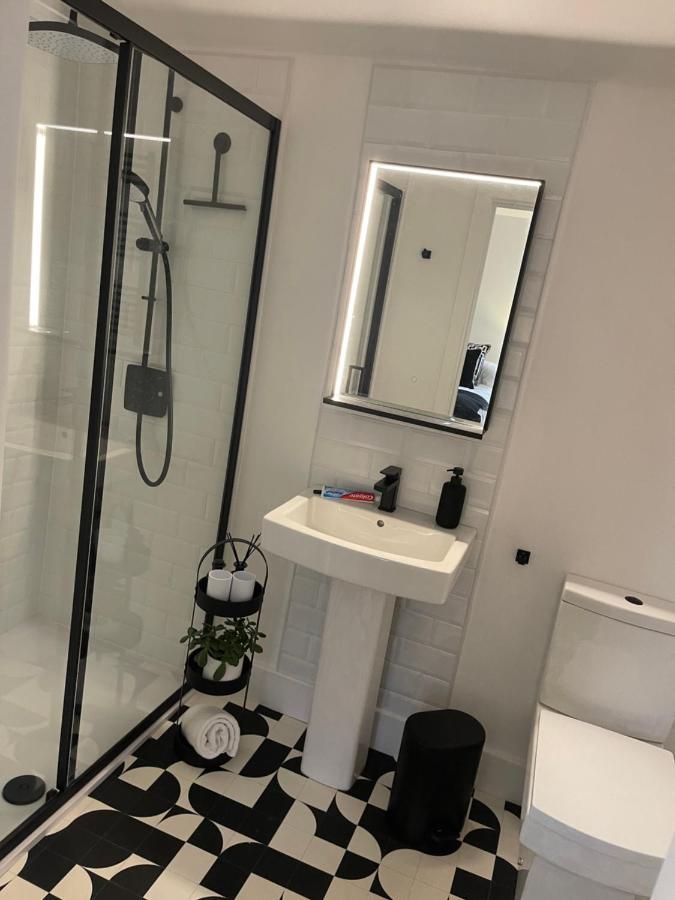 سيهاوسز Crown Street Room Only Accommodation المظهر الخارجي الصورة